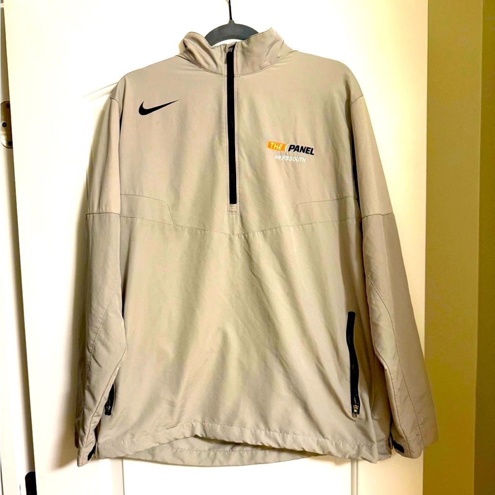 Nike Golf/Fox Sports Men’s Dri-Fit 1/2 Zip Windbreaker. Men’s Size Large